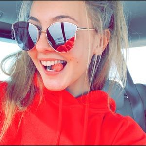 Meet your Posher, Vivienne